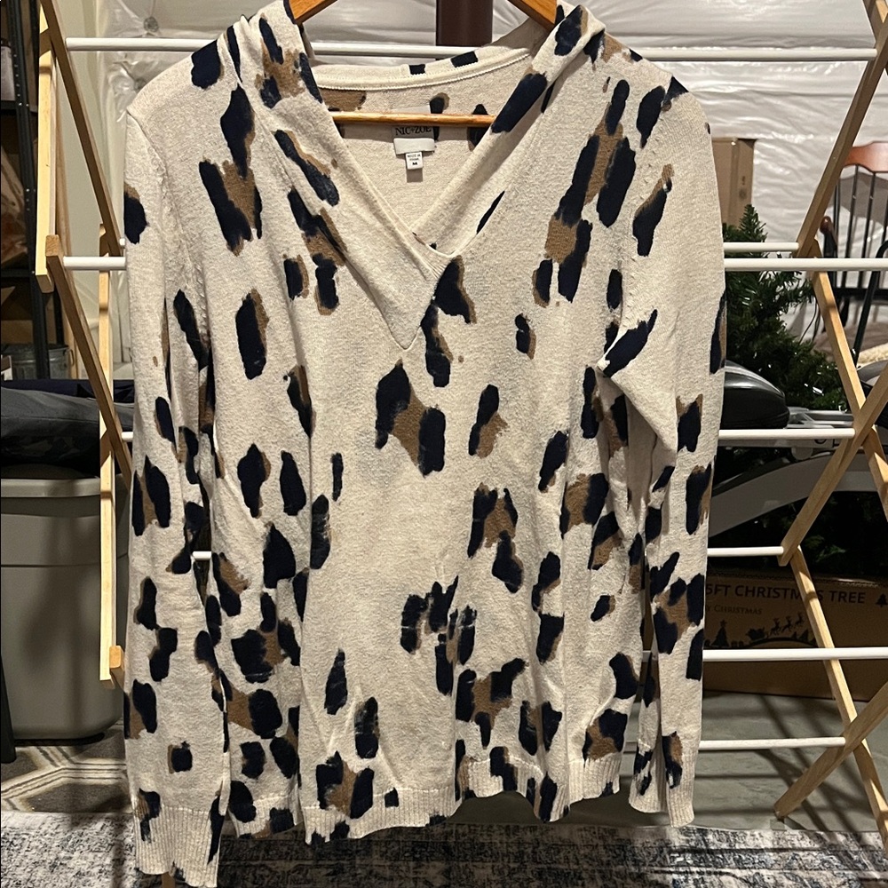 Nic & Zoe Leopard Print V-Neck Sweater